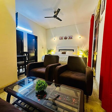 The White Scent-Near Noida Sector 18 Metro酒店 外观 照片