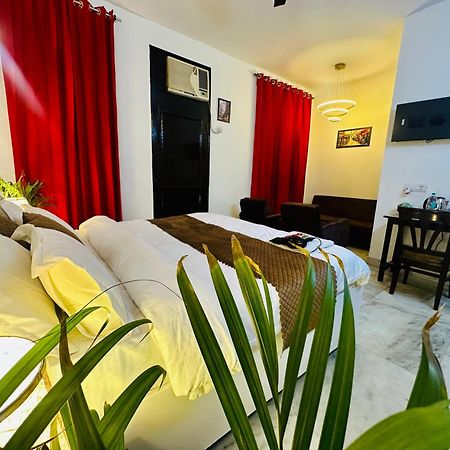 The White Scent-Near Noida Sector 18 Metro酒店 外观 照片