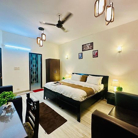 The White Scent-Near Noida Sector 18 Metro酒店 外观 照片