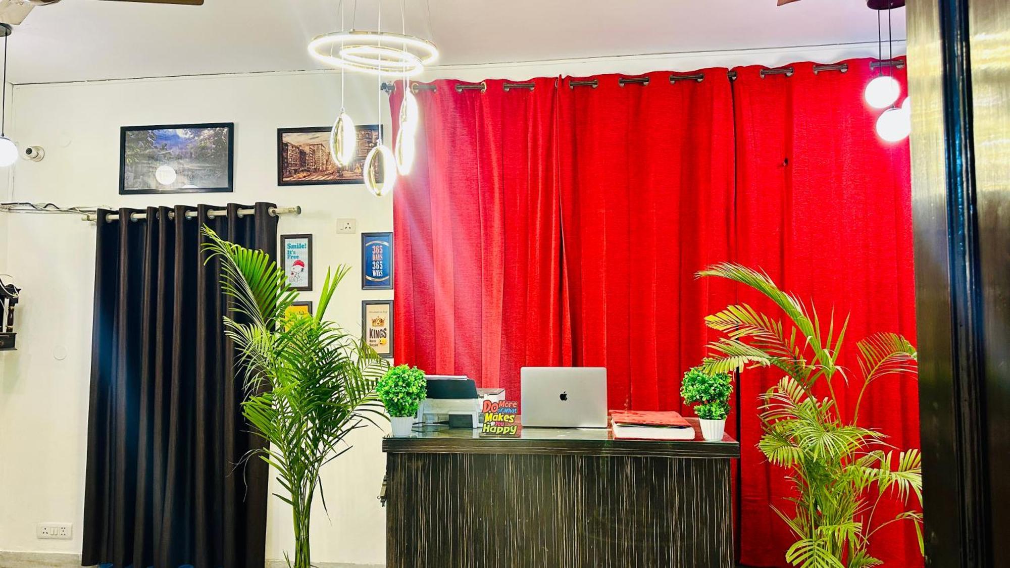 The White Scent-Near Noida Sector 18 Metro酒店 外观 照片