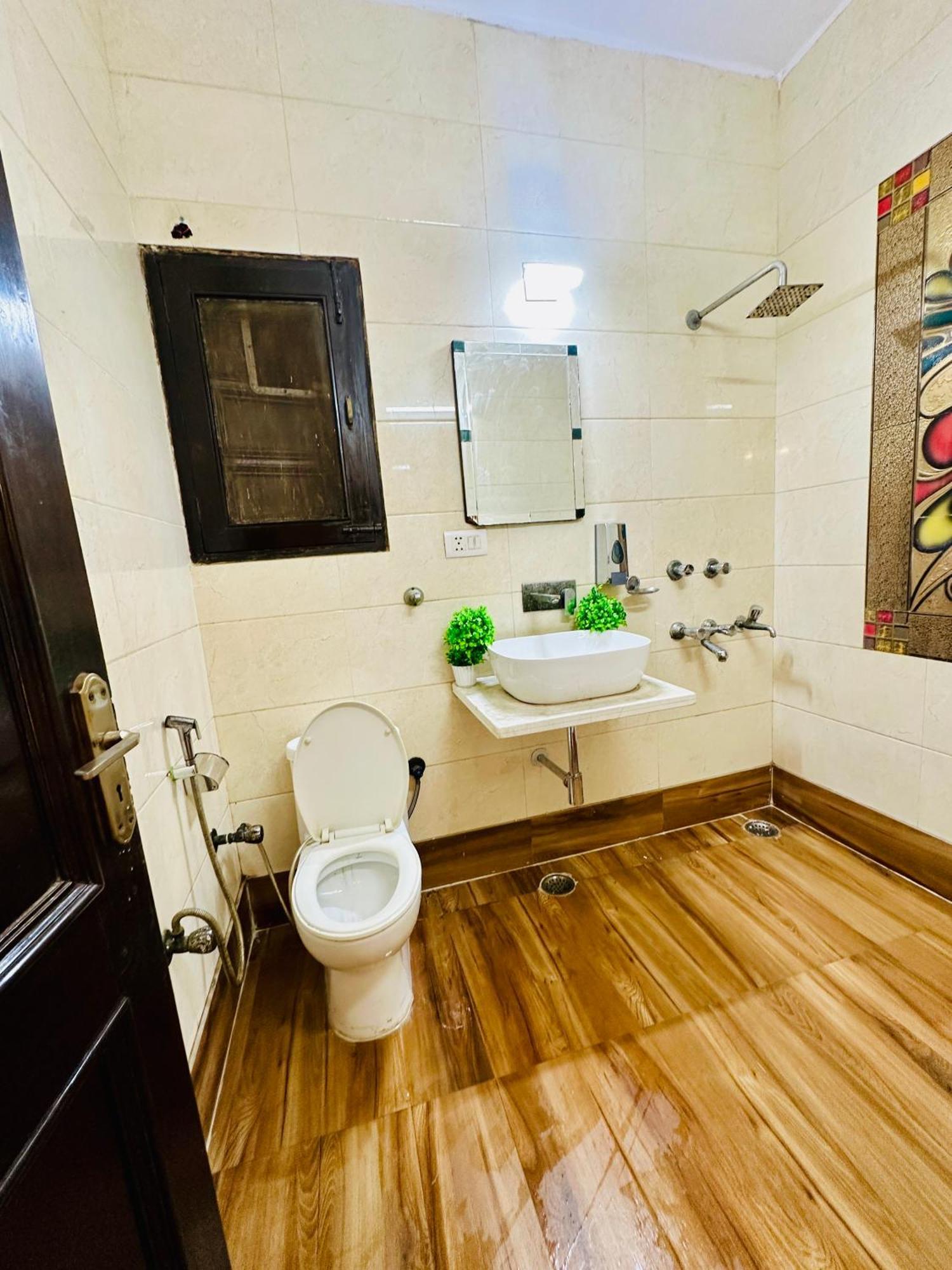 The White Scent-Near Noida Sector 18 Metro酒店 外观 照片