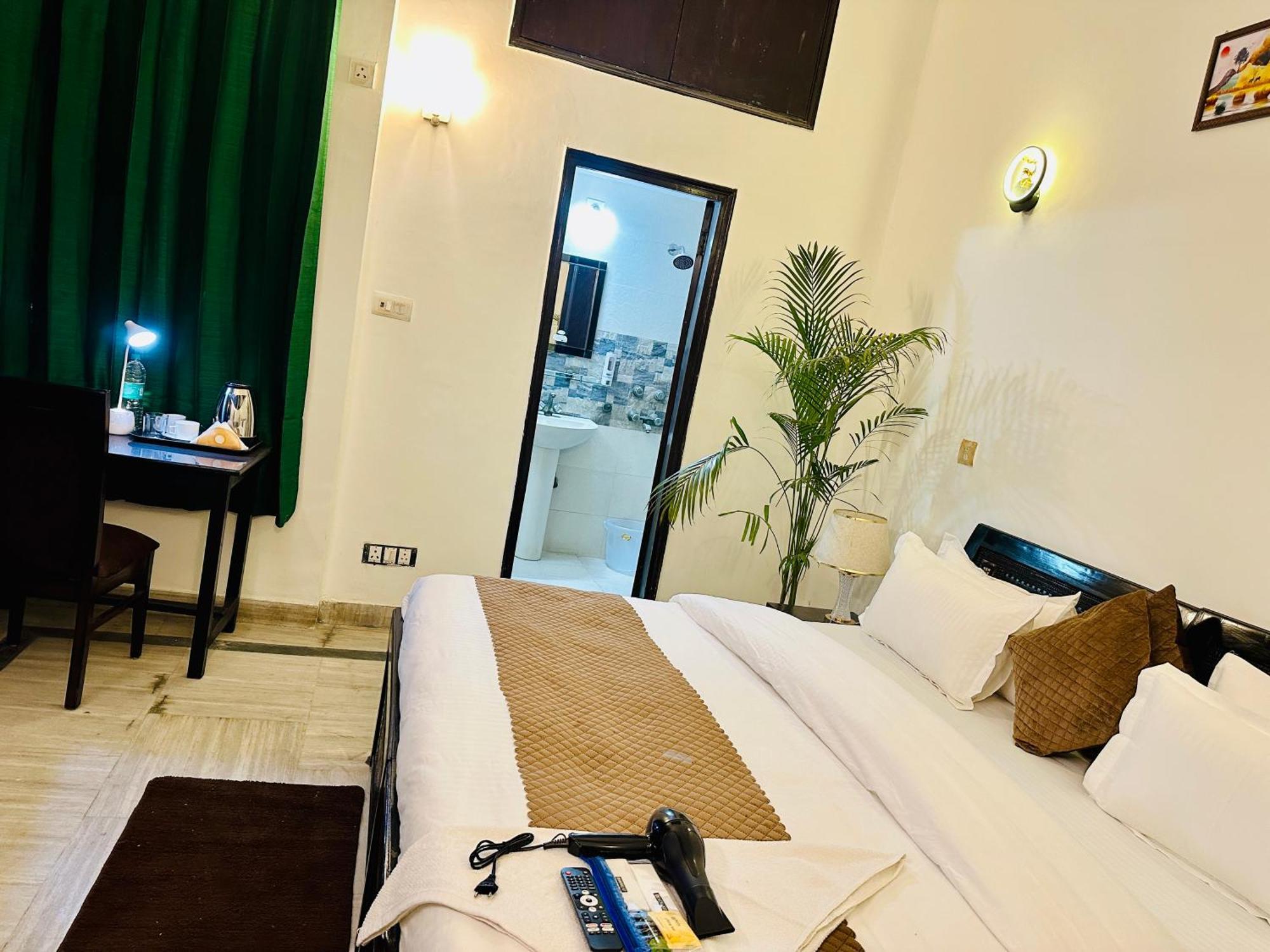 The White Scent-Near Noida Sector 18 Metro酒店 外观 照片