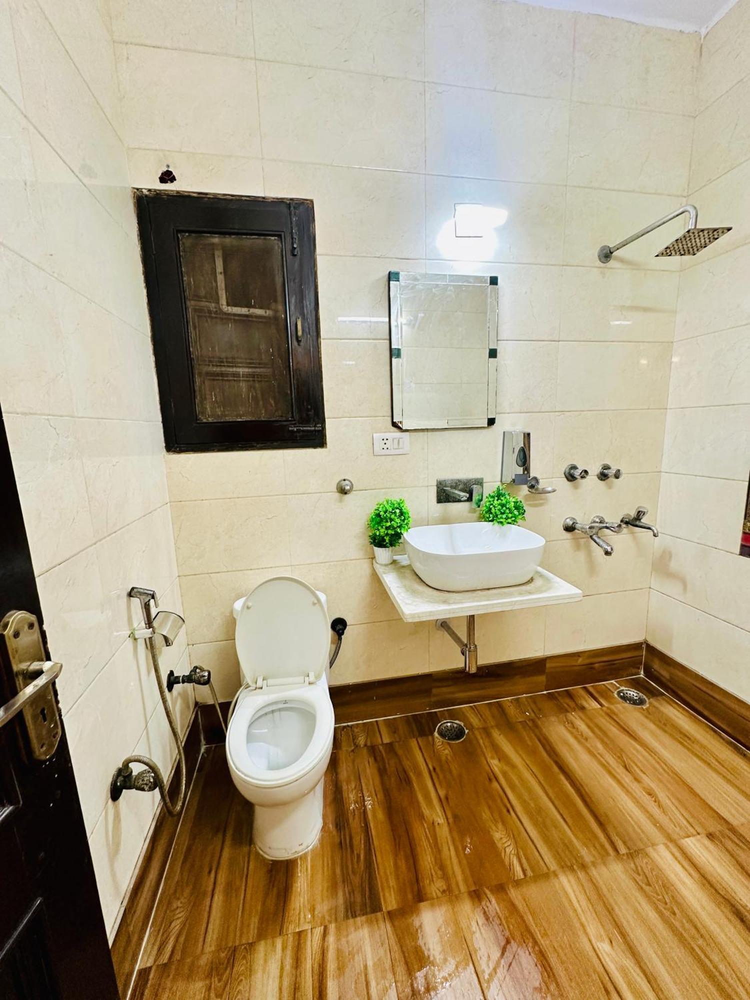 The White Scent-Near Noida Sector 18 Metro酒店 外观 照片