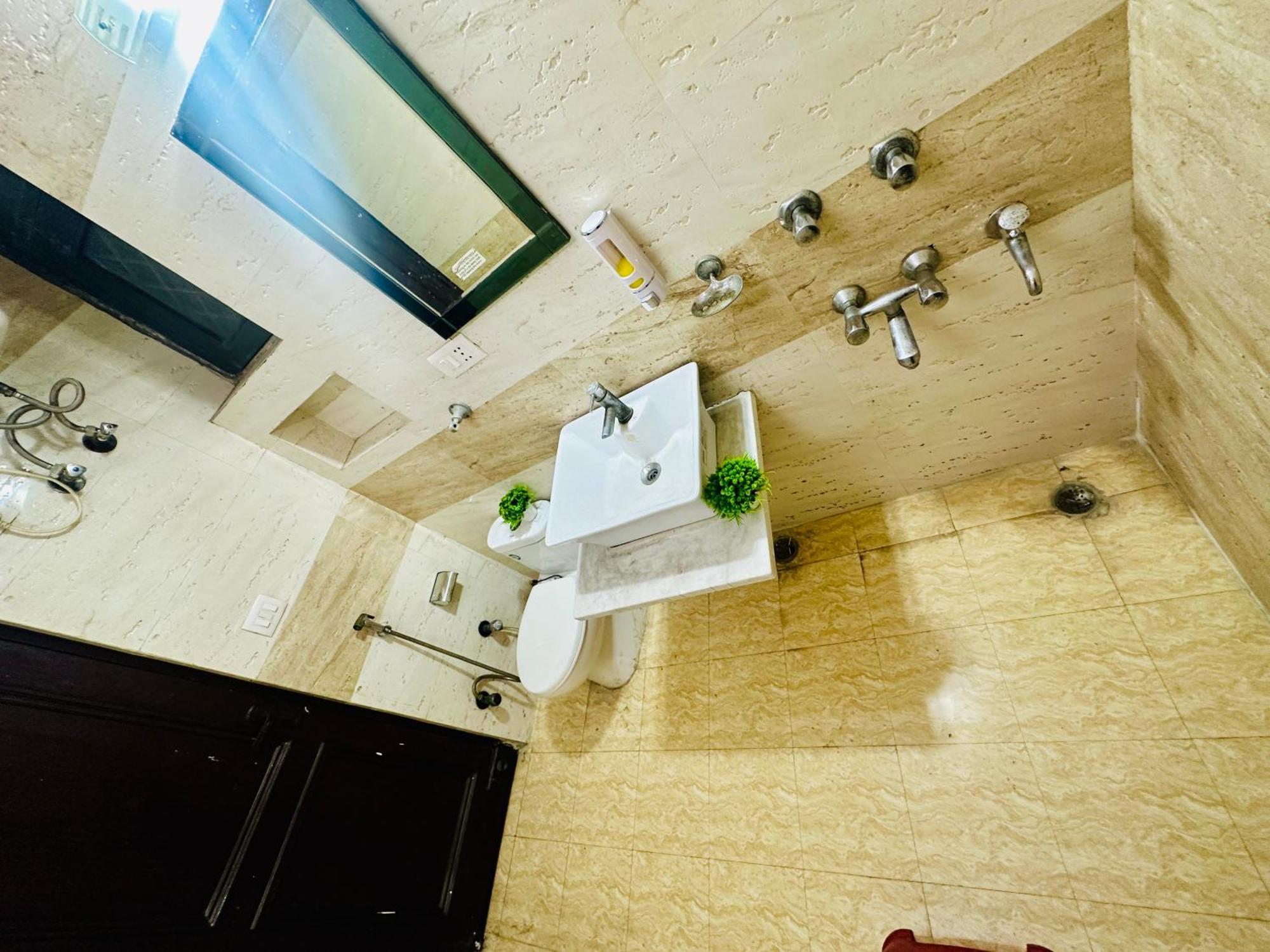 The White Scent-Near Noida Sector 18 Metro酒店 外观 照片