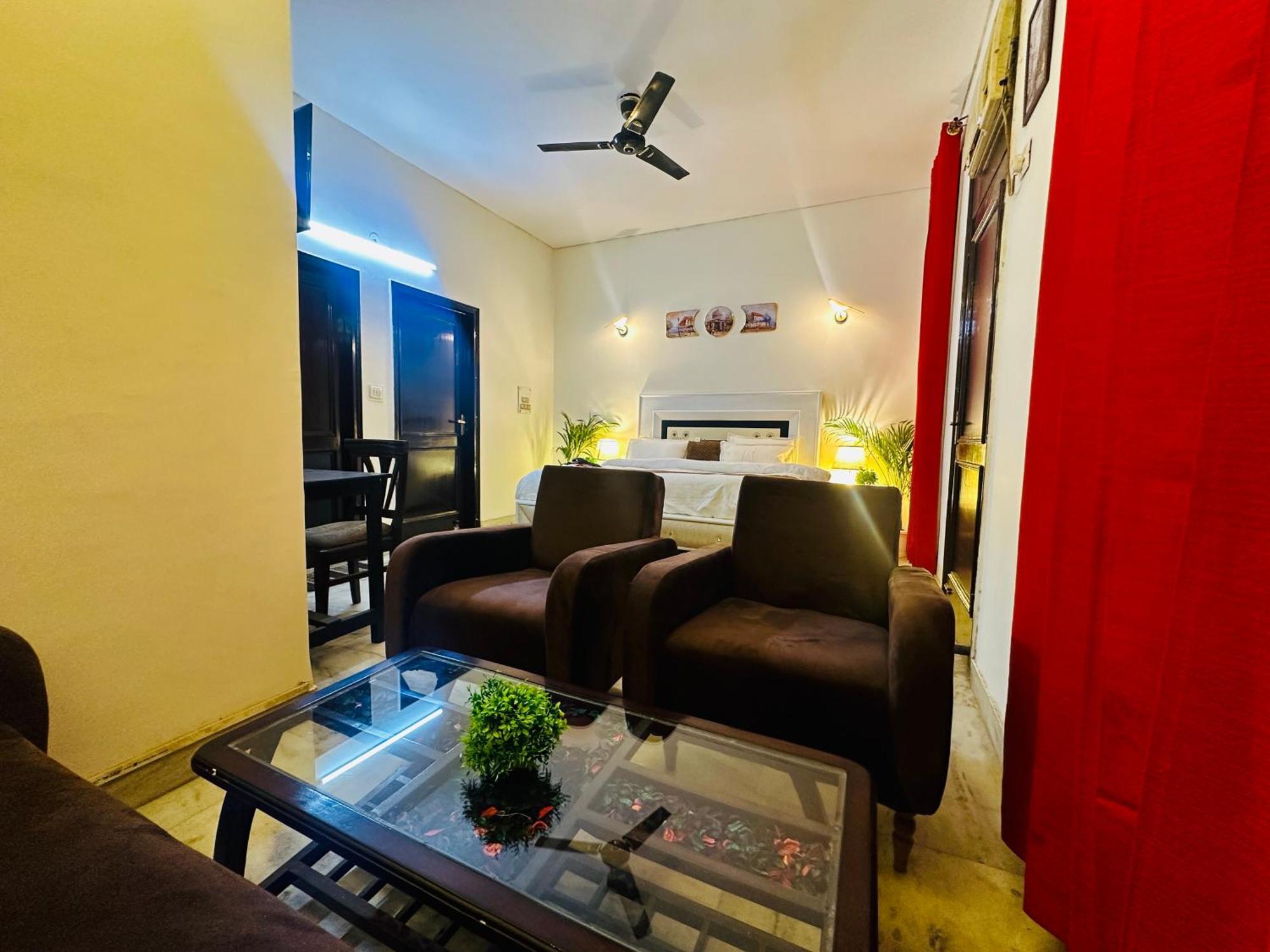 The White Scent-Near Noida Sector 18 Metro酒店 外观 照片