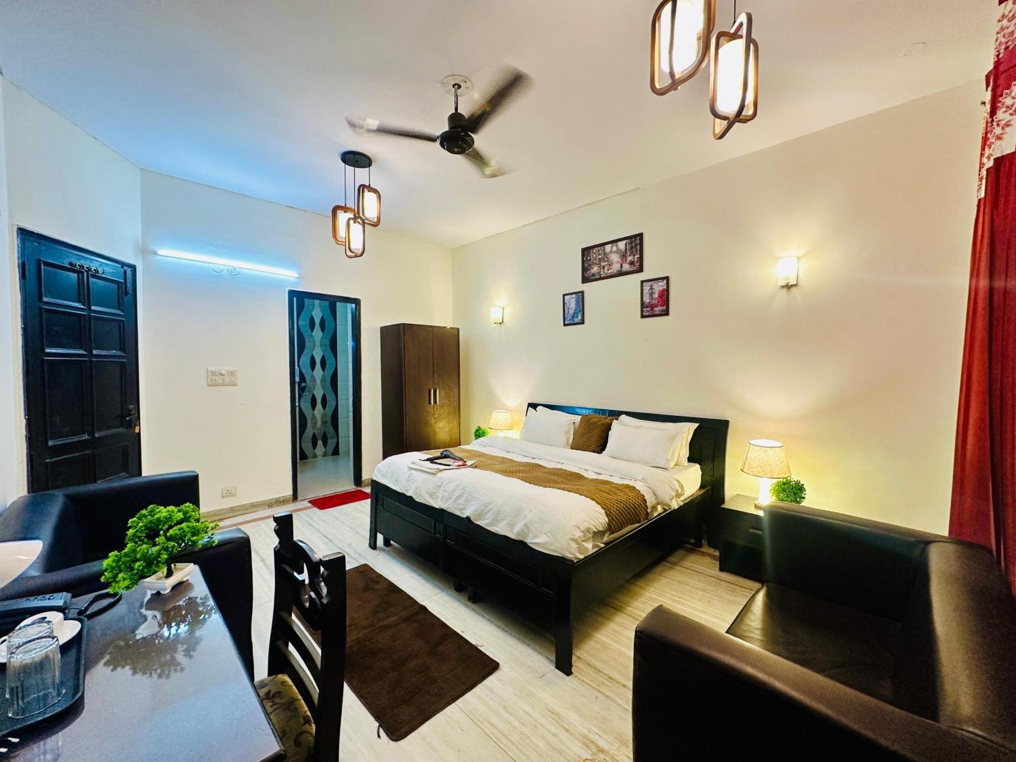 The White Scent-Near Noida Sector 18 Metro酒店 外观 照片