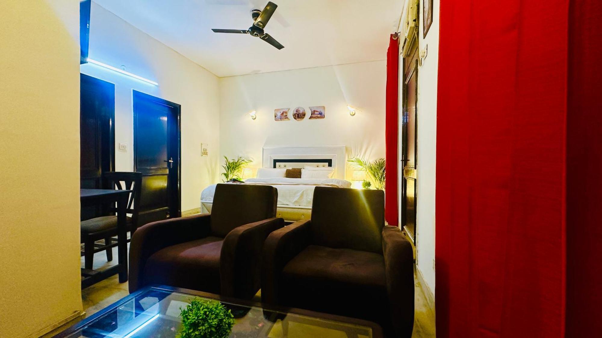 The White Scent-Near Noida Sector 18 Metro酒店 外观 照片